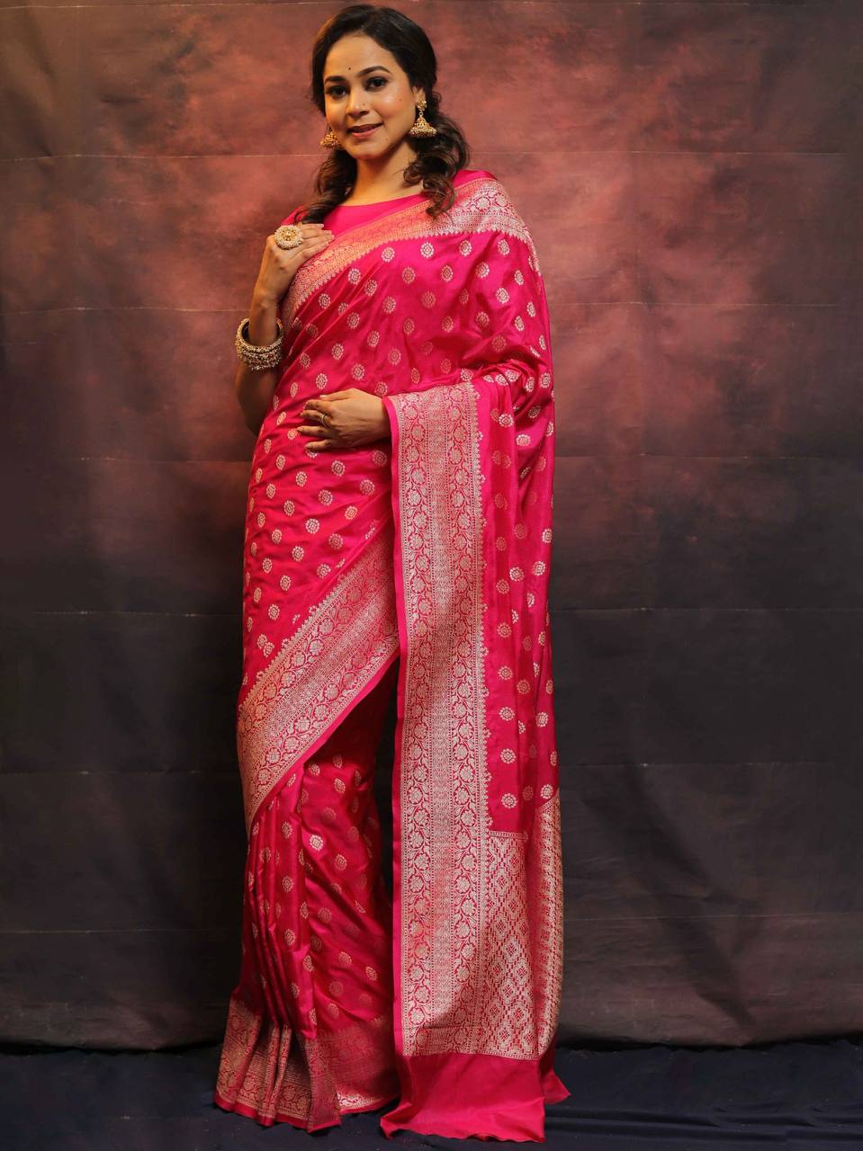 Organic Banarasi Wedding Saree – Lightweight & Breathable