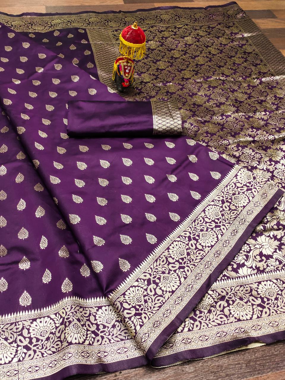 Organic Banarasi Wedding Saree – Lightweight & Breathable