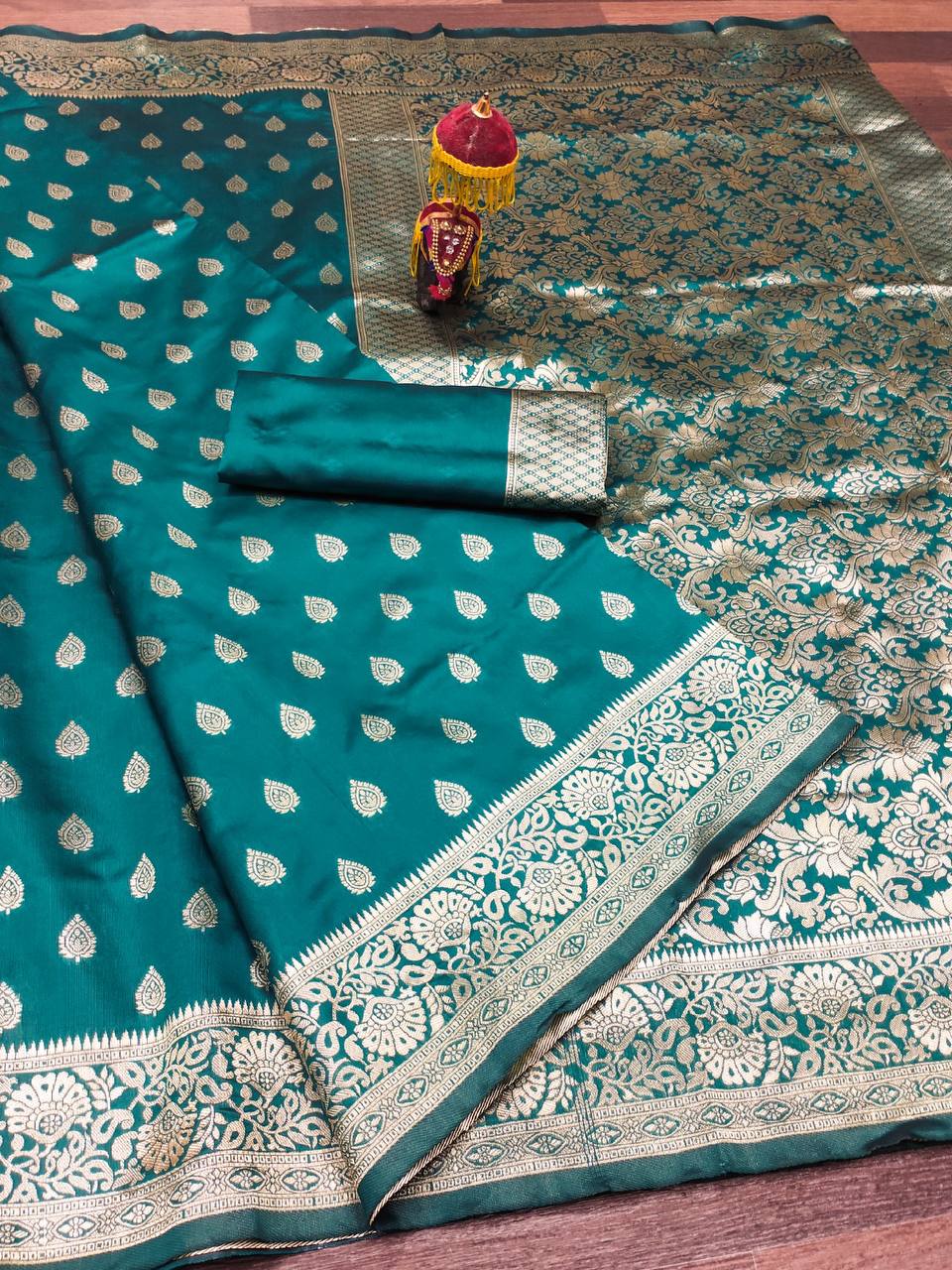 Organic Banarasi Wedding Saree – Lightweight & Breathable