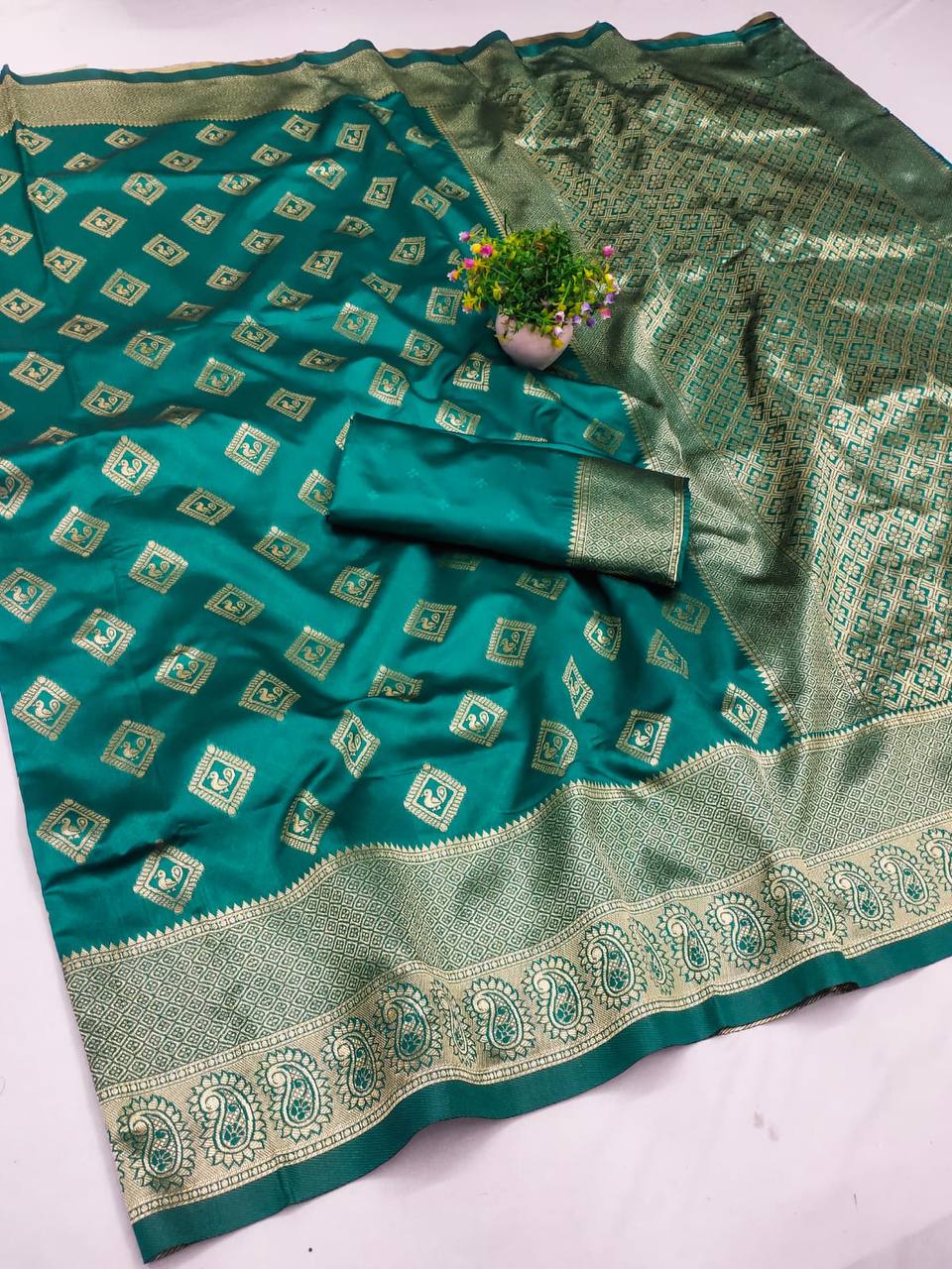 Organic Banarasi Wedding Saree – Lightweight & Comfortable