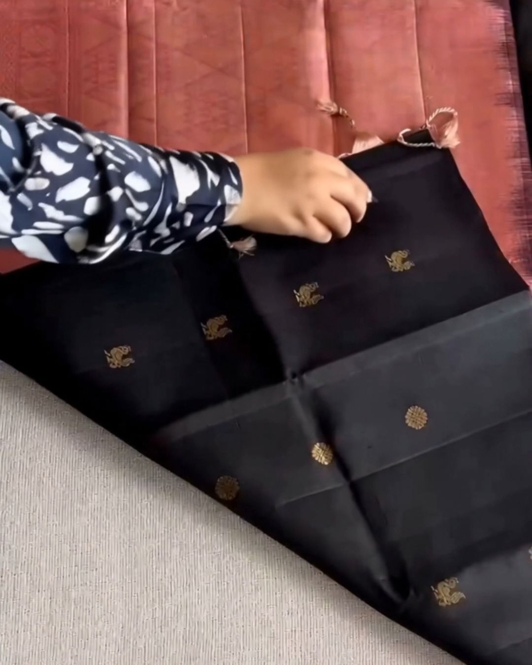 Black silk Kanchipuram Saree