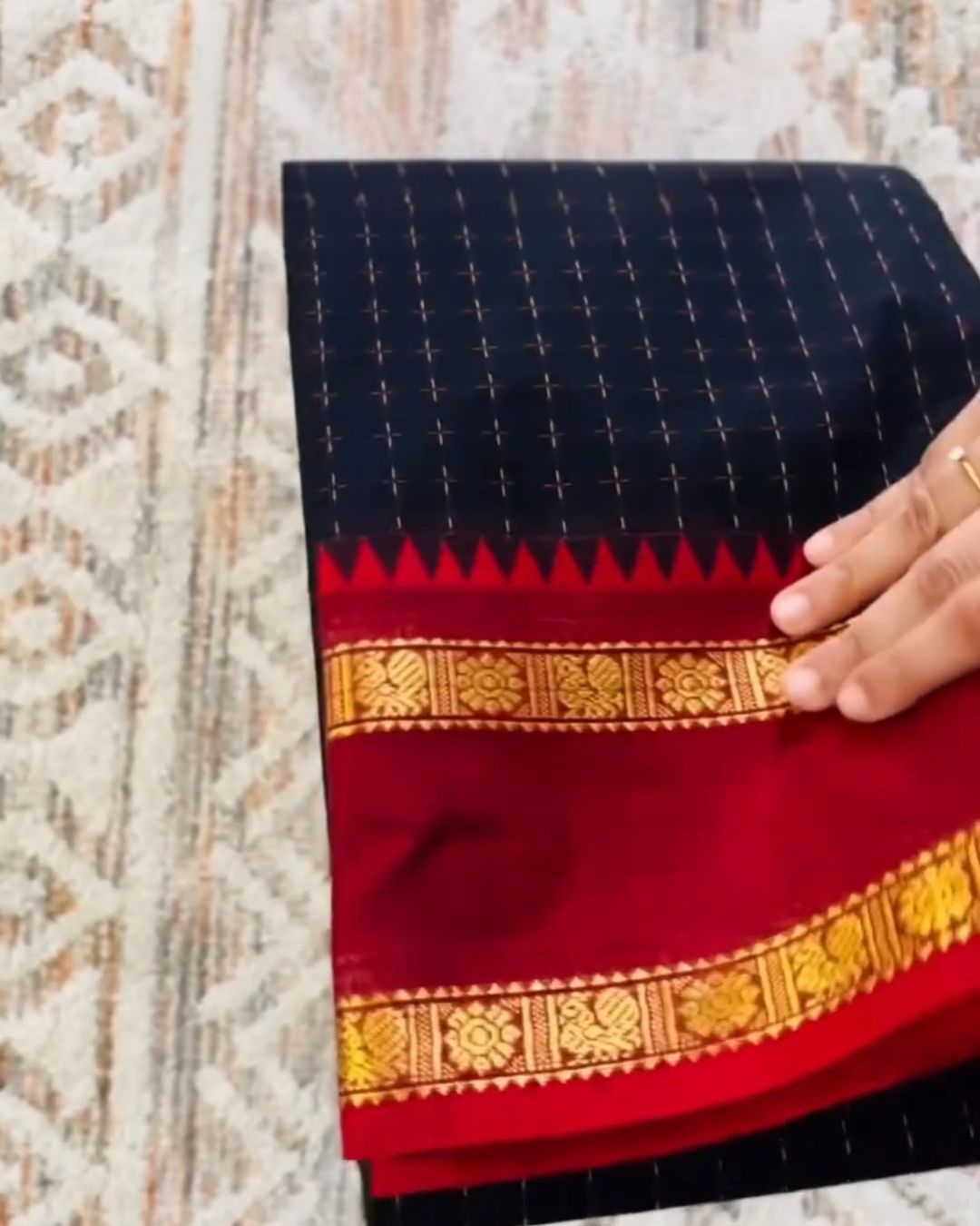 Gopura Vaibhavam Silk Saree