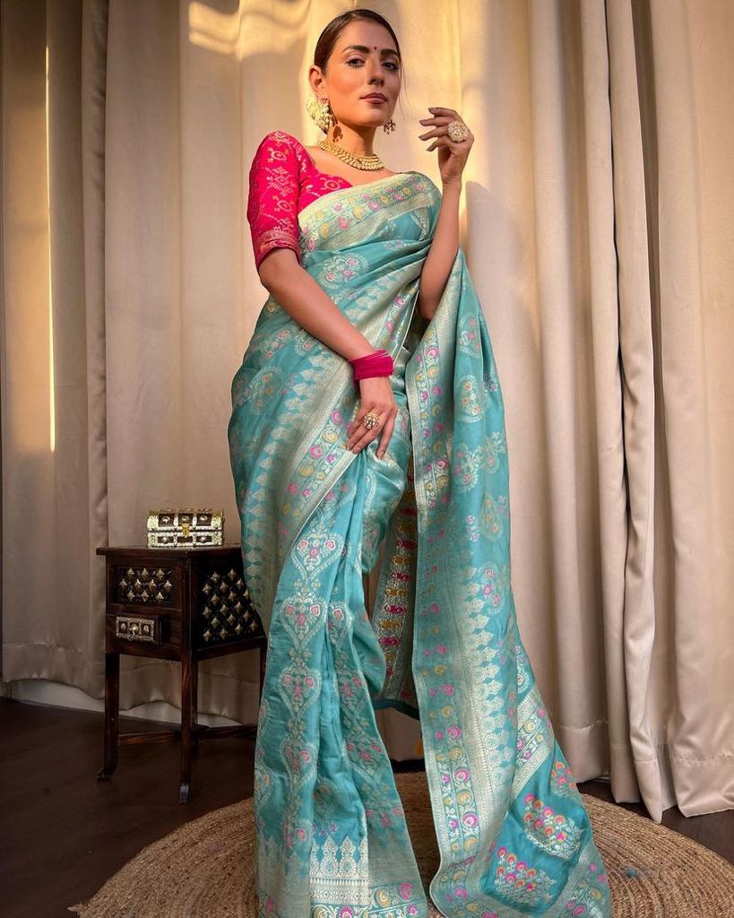 Graceful Banarasi Saree in Premium Lichi Silk