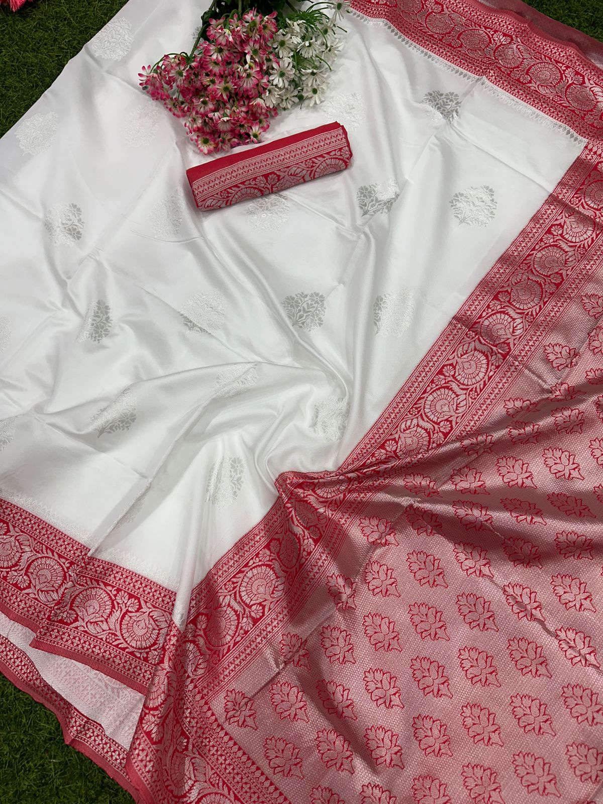 Lightweight Banarasi Saree in Premium Lichi Silk