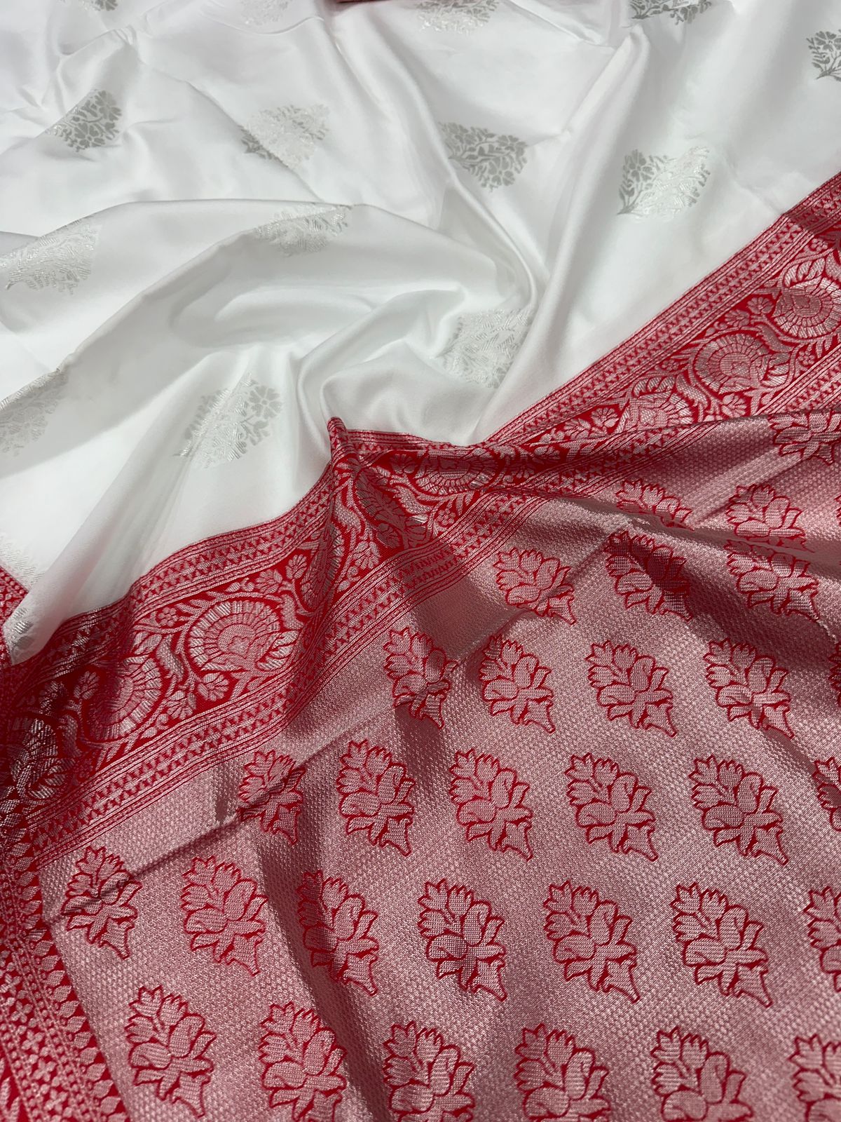 Lightweight Banarasi Saree in Premium Lichi Silk