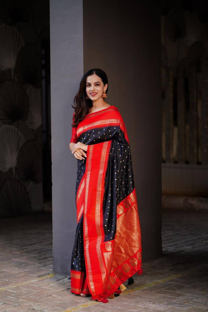 Graceful Lightweight Banarasi Saree in Premium Lichi Silk