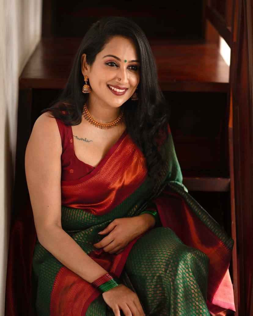 Royal Comfort Organic Banarasi Lichi Silk Wedding Saree