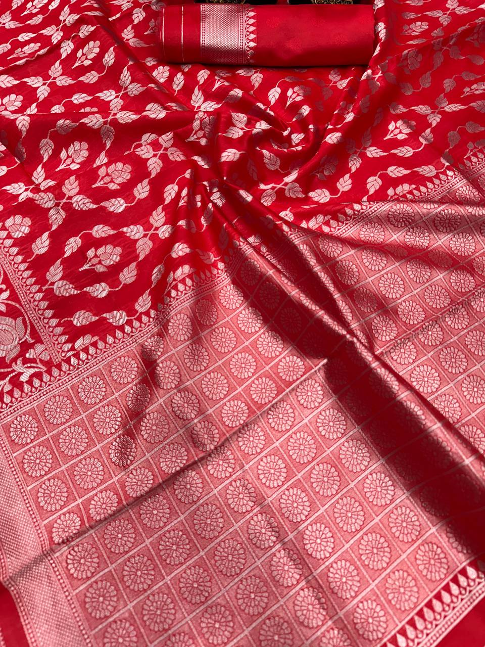 Breathable Organic Banarasi Lichi Silk Wedding Saree