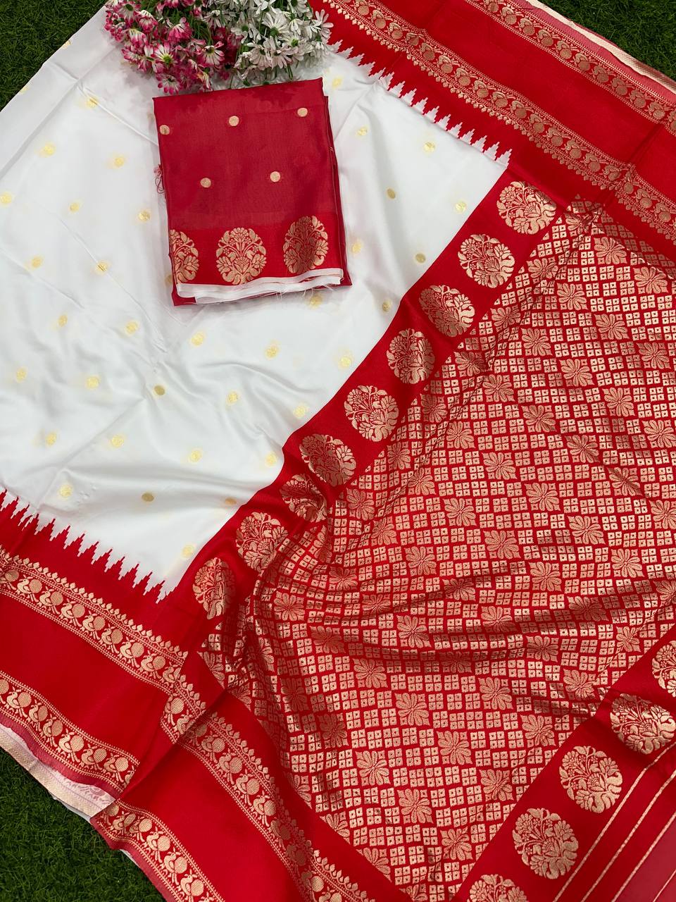 Elegant Comfort Organic Banarasi Lichi Silk Wedding Saree