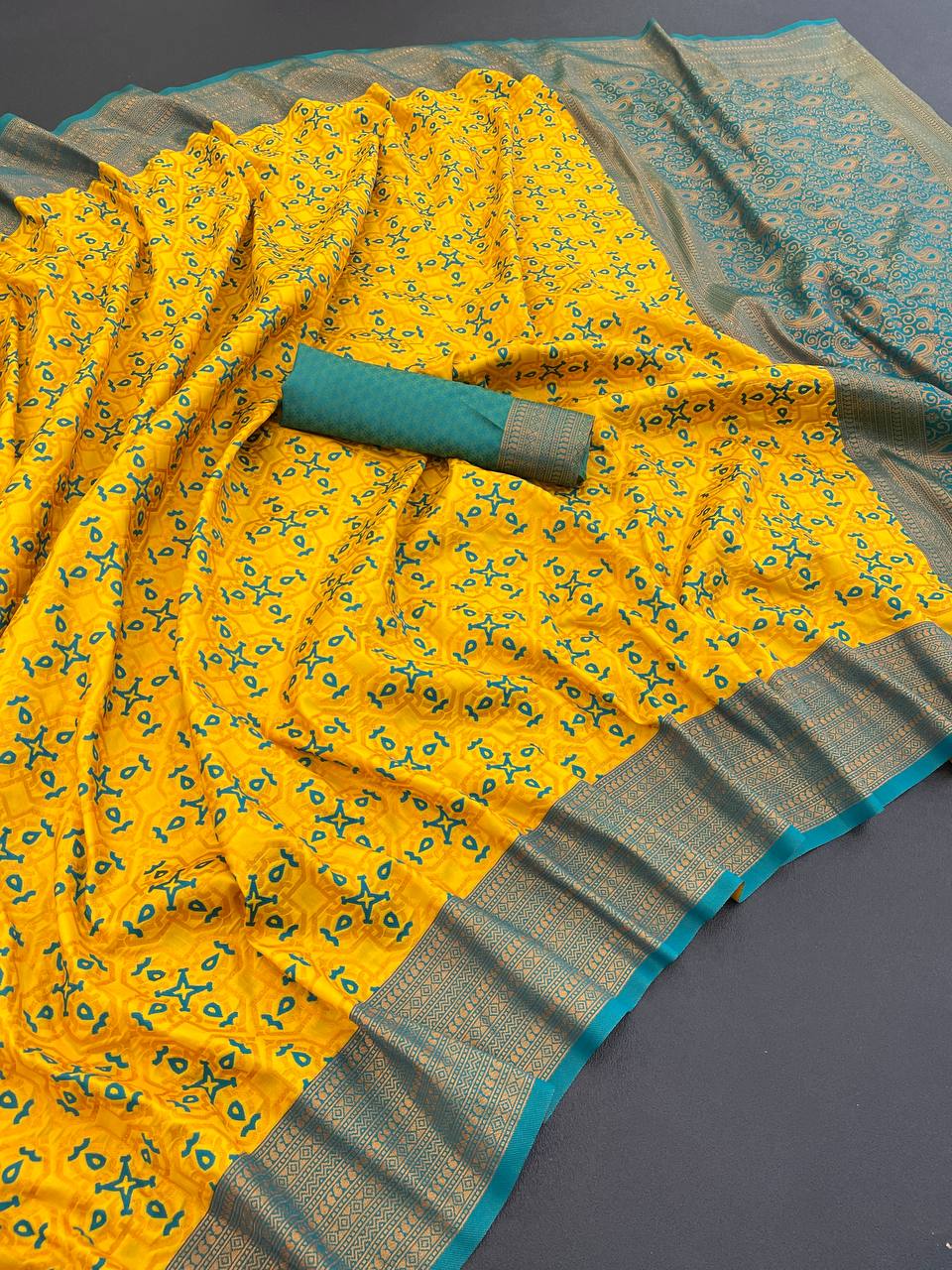 Premium Kanjivaram Soft Silk Saree with Copper Zari Jaal Weaving