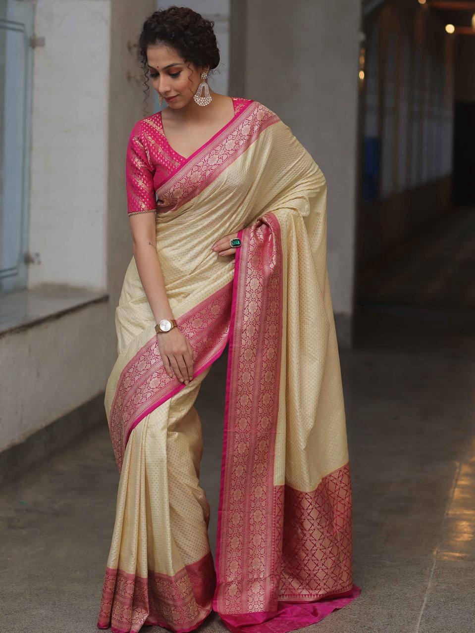 Organic Banarasi Lichi Silk Wedding Saree – Lightweight & Graceful