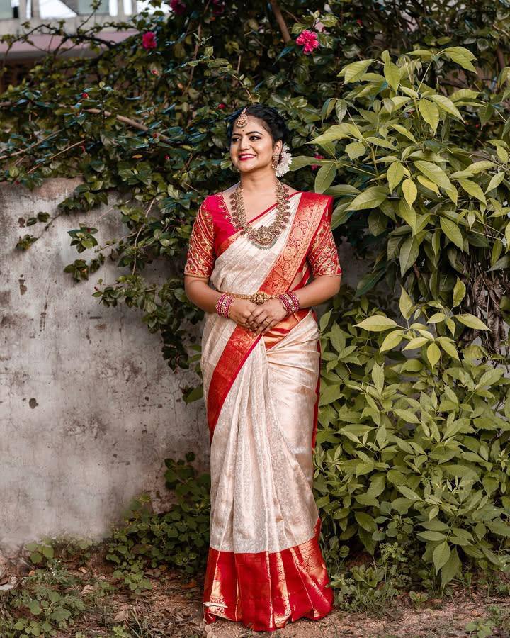 Rich Look Organic Banarasi Lichi Silk Wedding Saree
