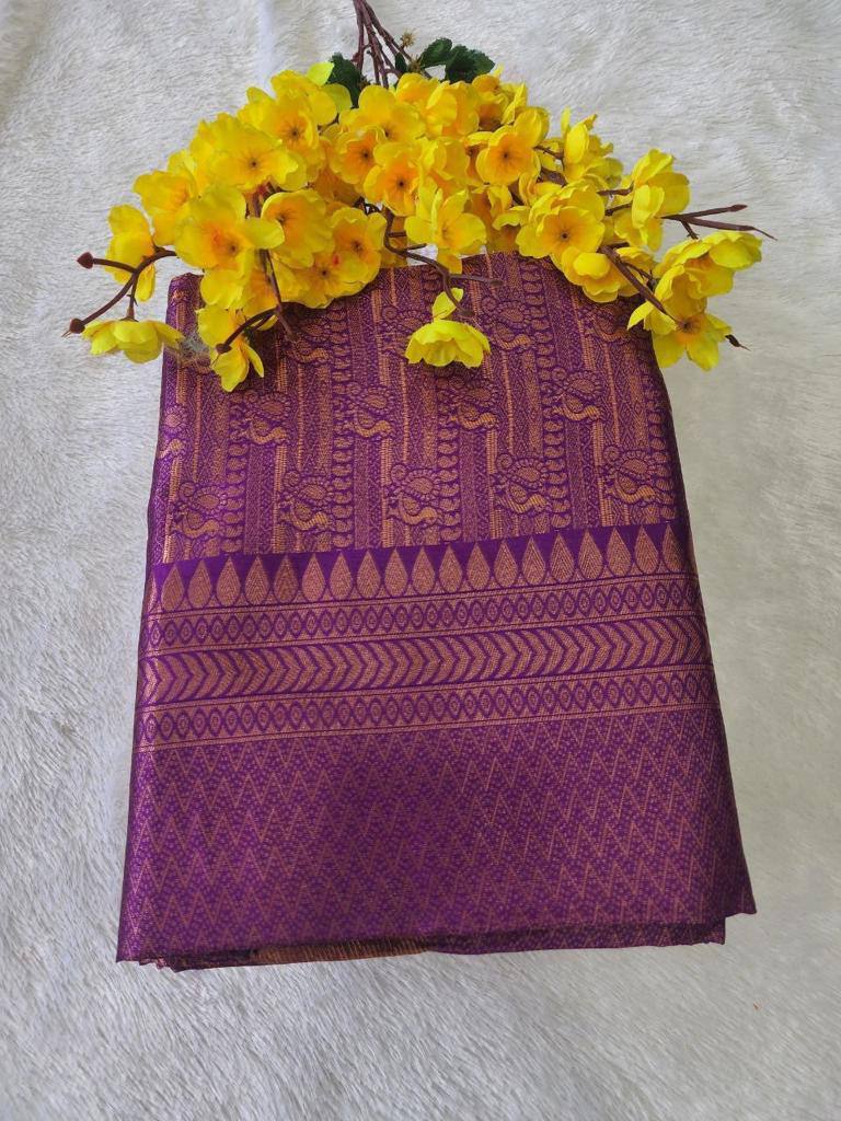 Graceful Banarasi Saree in Premium Lichi Silk
