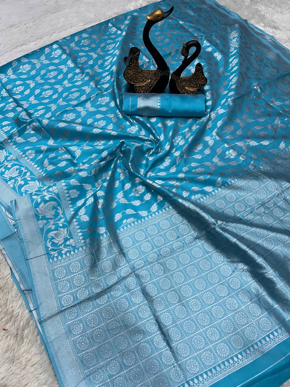 Breathable Organic Banarasi Lichi Silk Wedding Saree