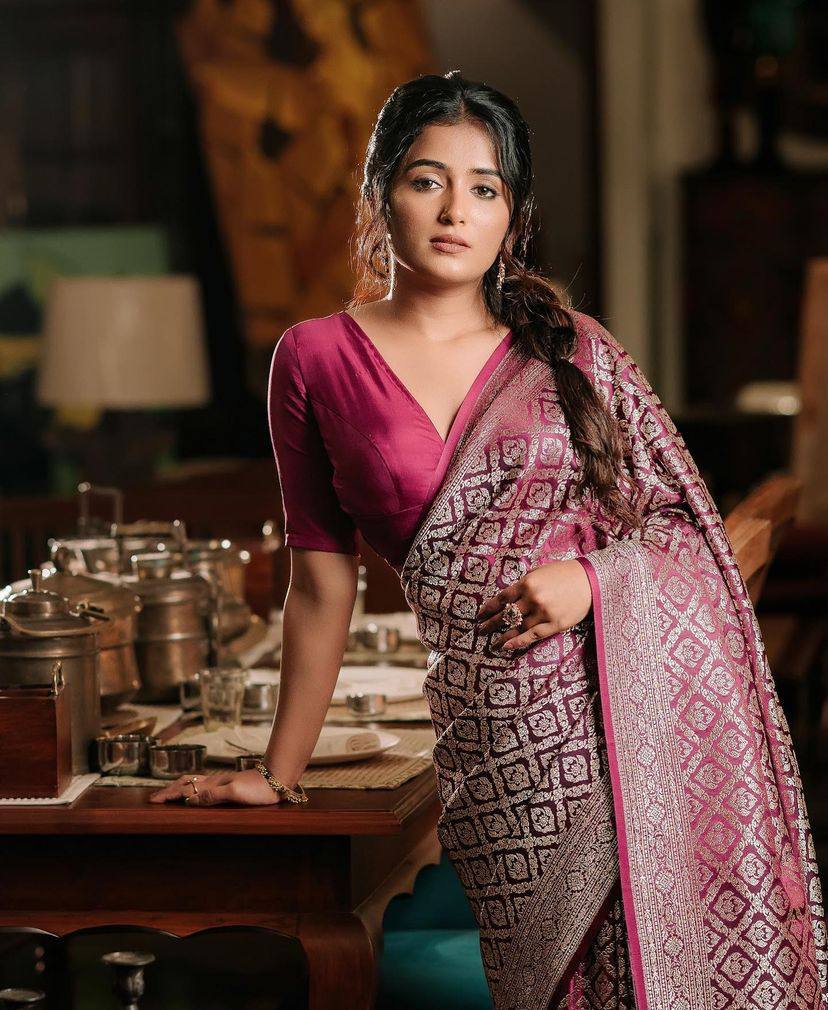 Rich Comfort Organic Banarasi Lichi Silk Wedding Saree