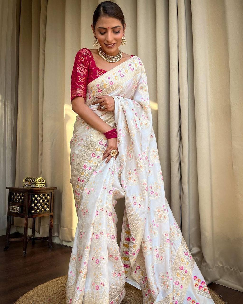 Graceful Banarasi Saree in Premium Lichi Silk