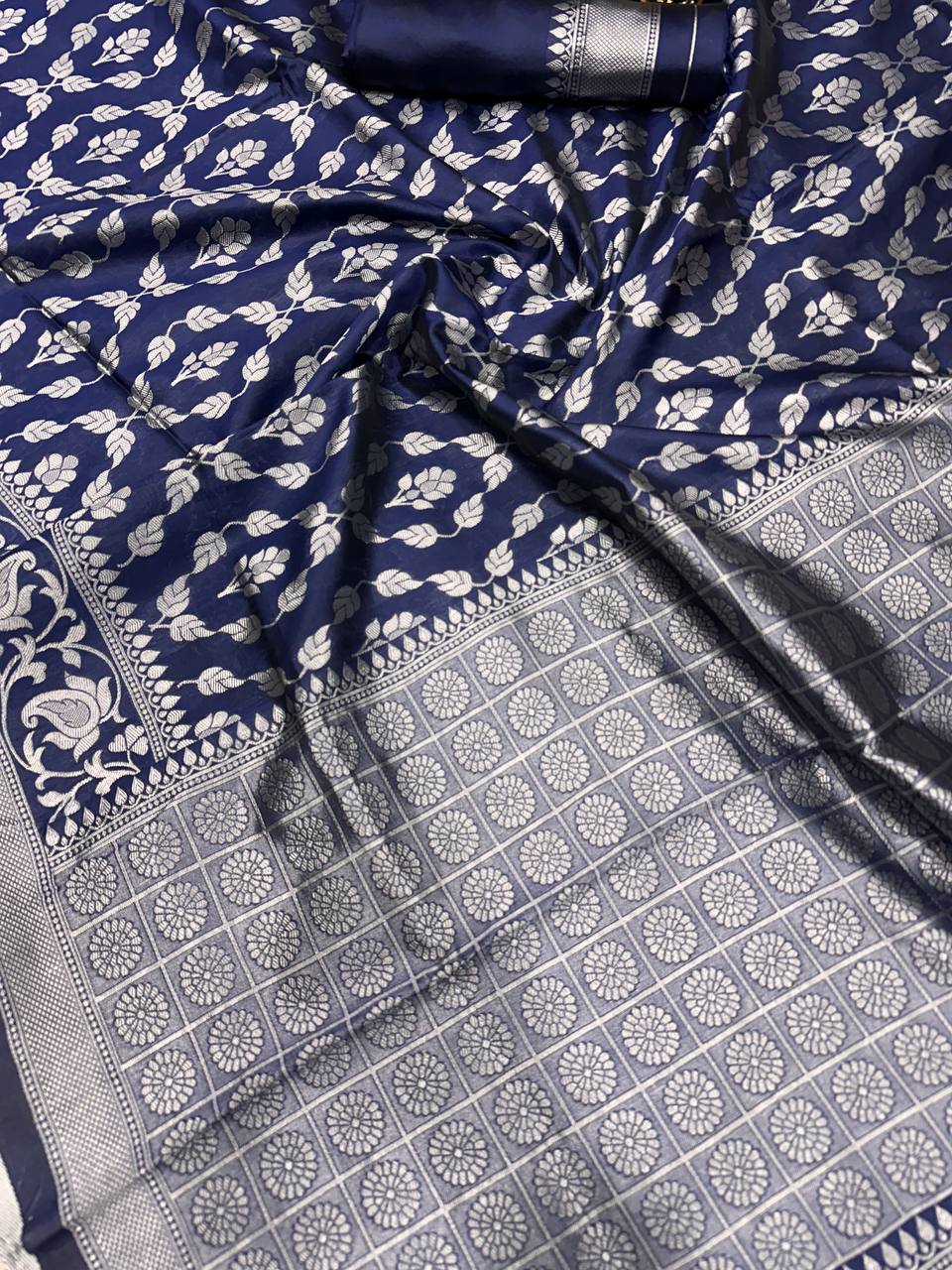 Breathable Organic Banarasi Lichi Silk Wedding Saree