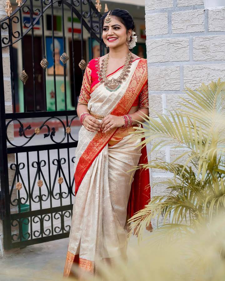 Rich Look Organic Banarasi Lichi Silk Wedding Saree