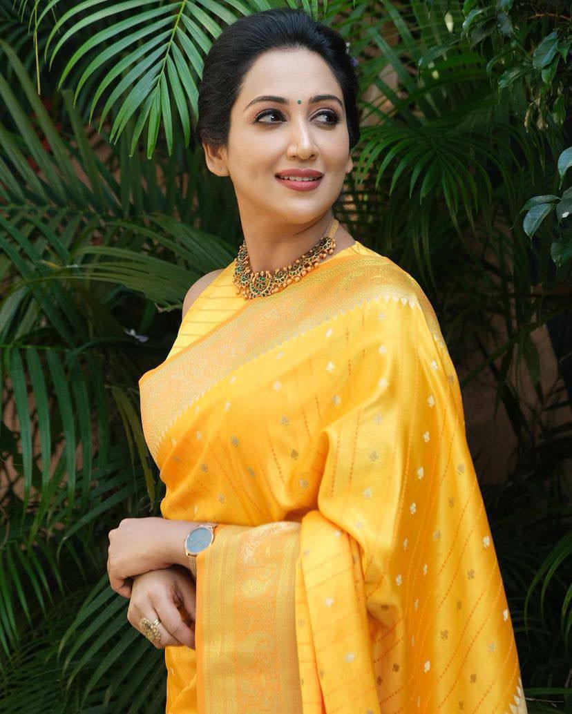 Organic Banarasi Lichi Silk Wedding Saree – Lightweight & Elegant