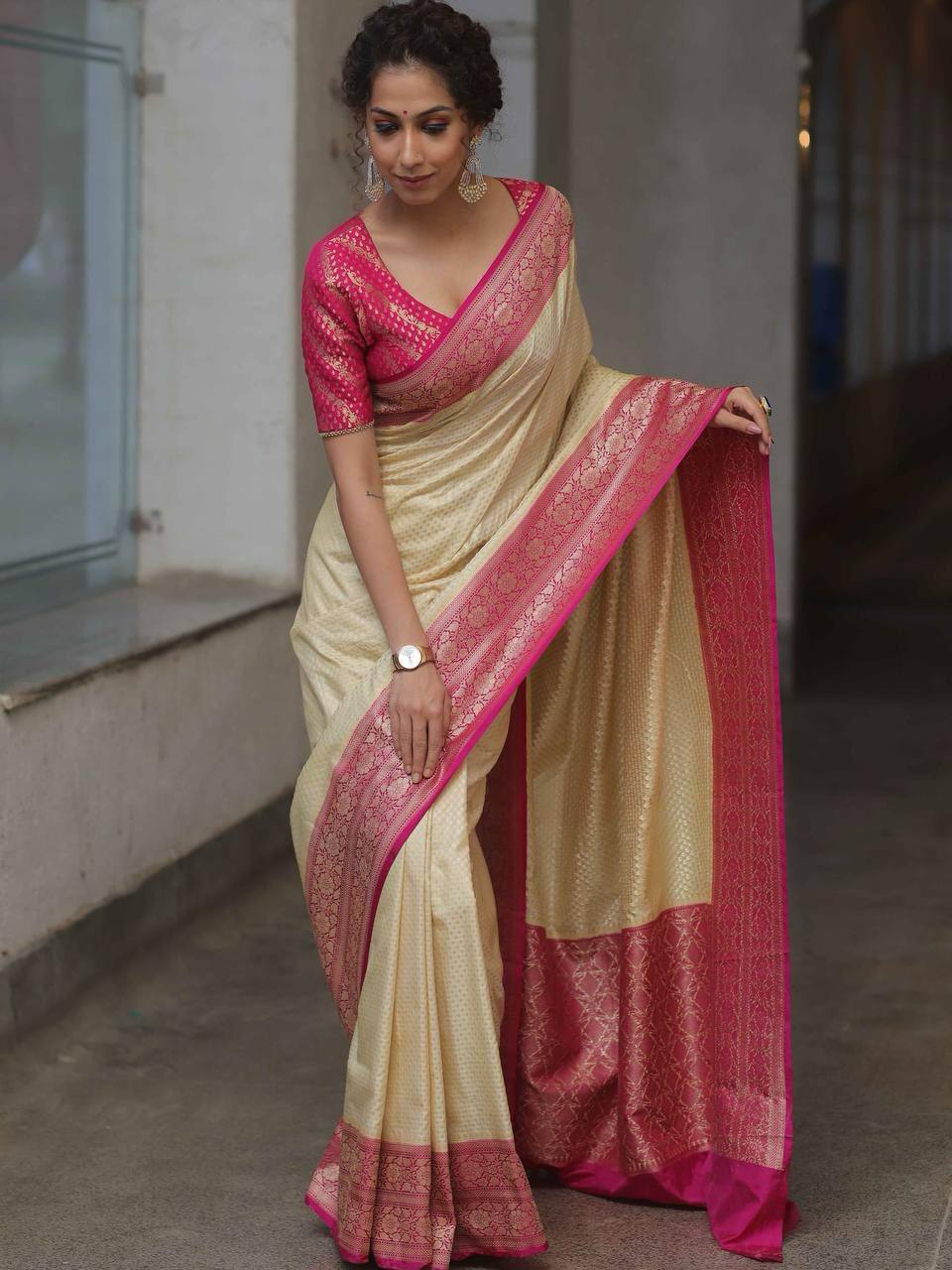 Organic Banarasi Lichi Silk Wedding Saree – Lightweight & Graceful