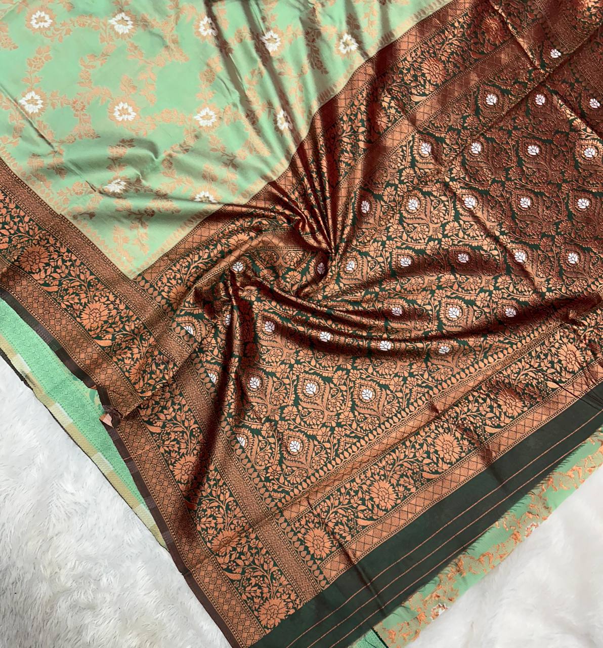 Organic Banarasi Wedding Saree – Lightweight & Breathable