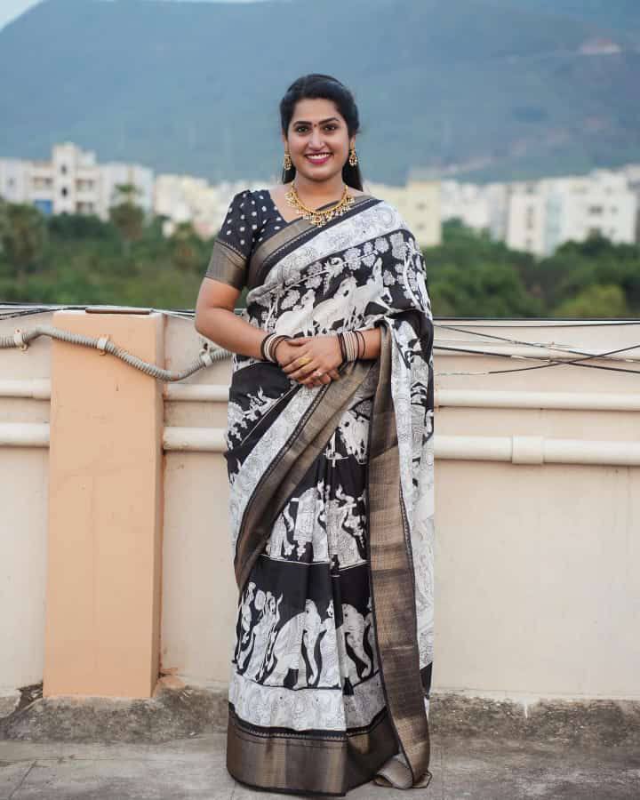 Pure Dola Silk Saree with HD Kalamkari Print & Jacquard Border