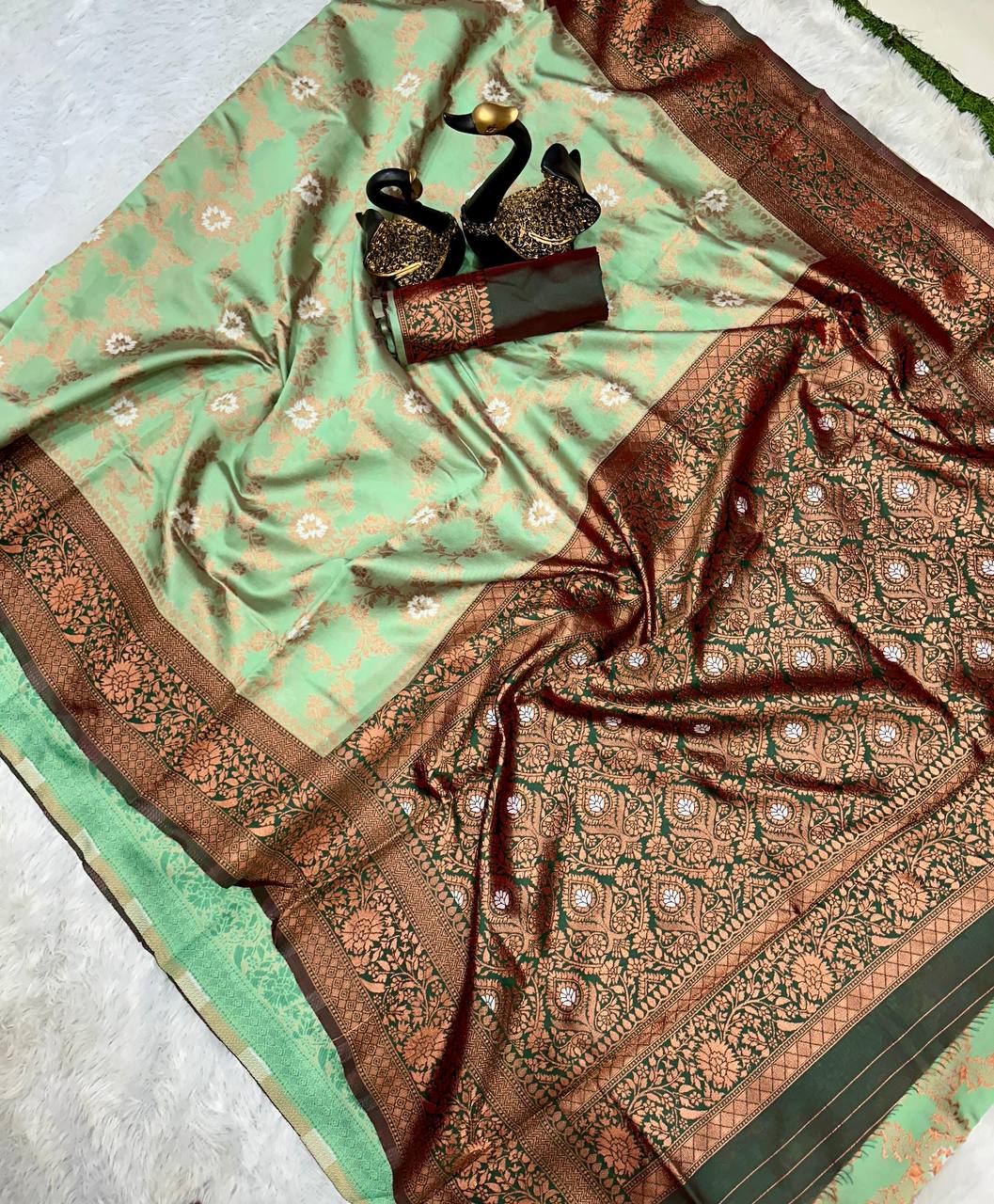 Organic Banarasi Wedding Saree – Lightweight & Breathable