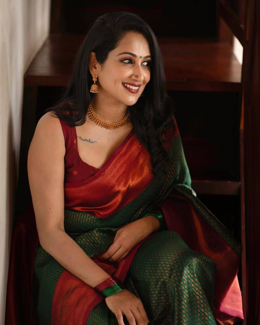 Royal Comfort Organic Banarasi Lichi Silk Wedding Saree