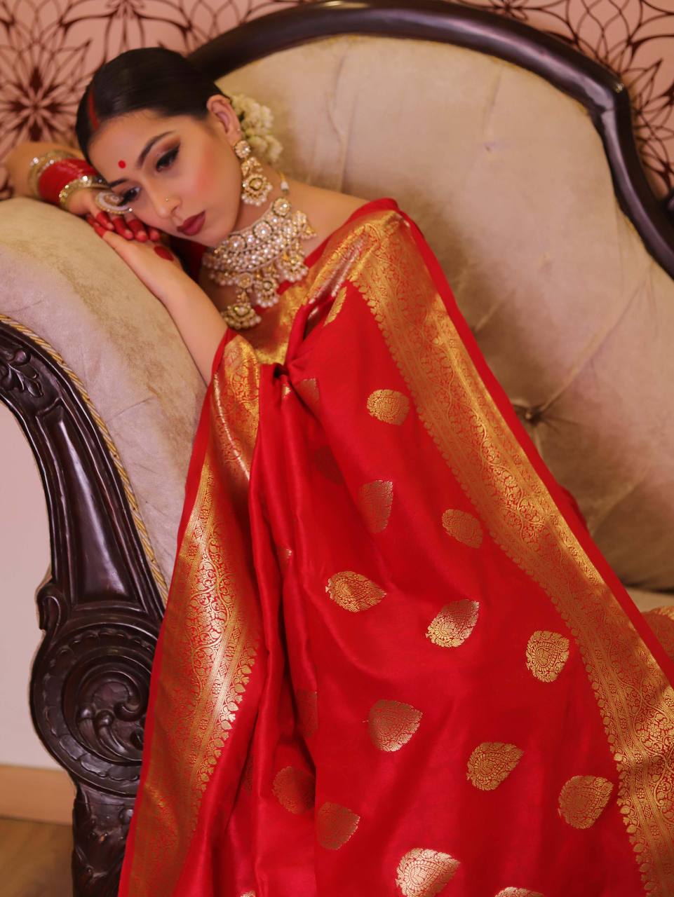 Elegant Lichi Silk Organic Banarasi Wedding Saree