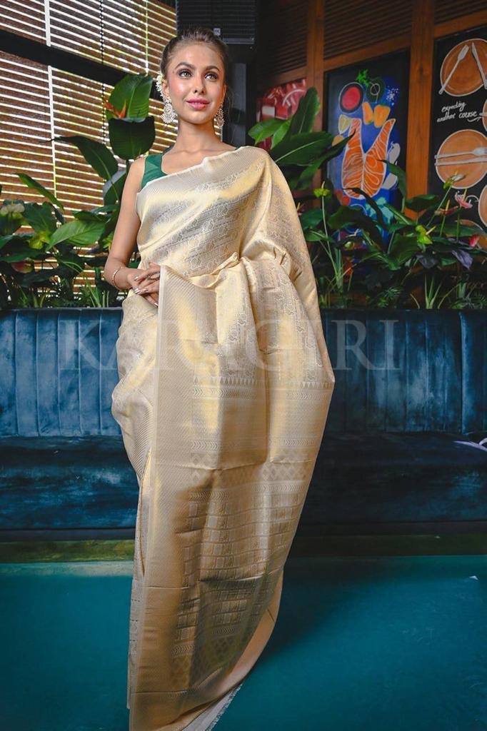 Graceful Banarasi Saree in Premium Lichi Silk
