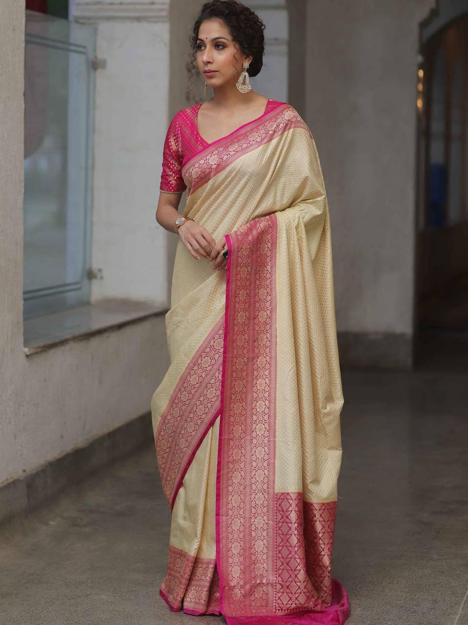 Organic Banarasi Lichi Silk Wedding Saree – Lightweight & Graceful