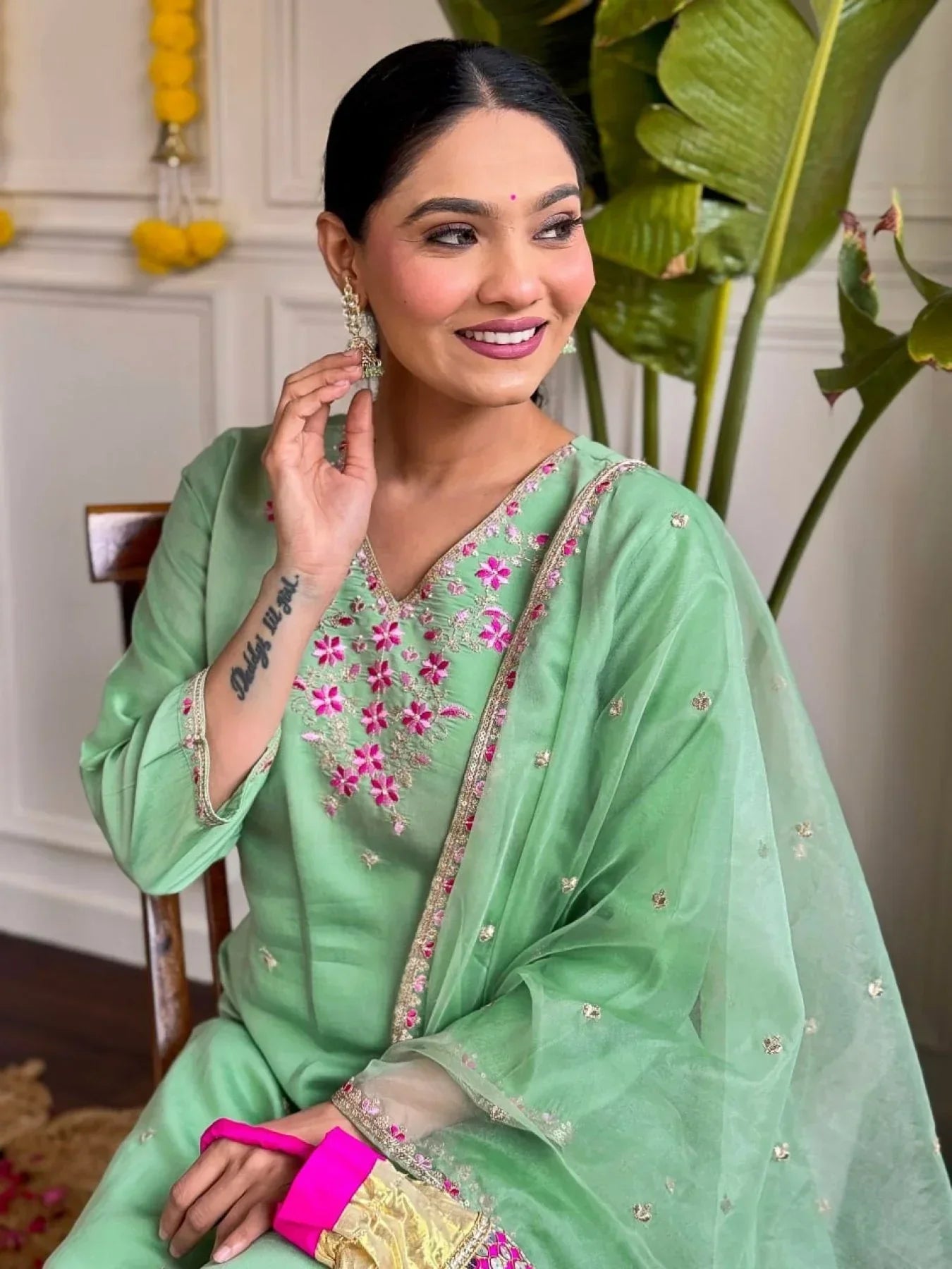 Women’s Embroidered Straight Kurta Set – Premium Viscose Chanderi Ethnic Wear